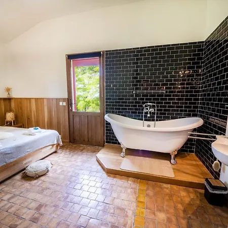Eco-lodge étoile De Jor * Plazac